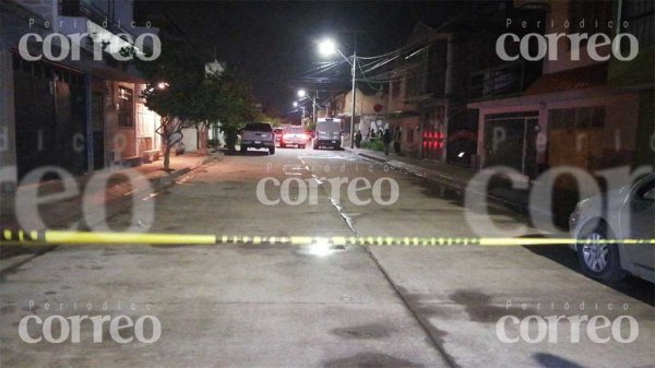 Asesinan a joven afuera de su casa en la colonia Libertad de León