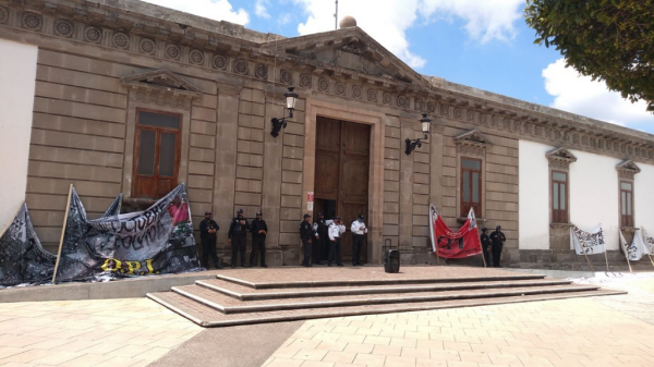 Integrantes de la OPI marchan en Irapuato; exigen no aumentar tarifas en transporte público