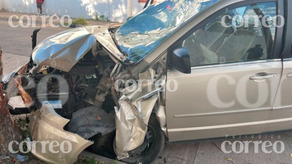 Fuerte choque en Irapuato deja dos heridos, uno de ellos de gravedad