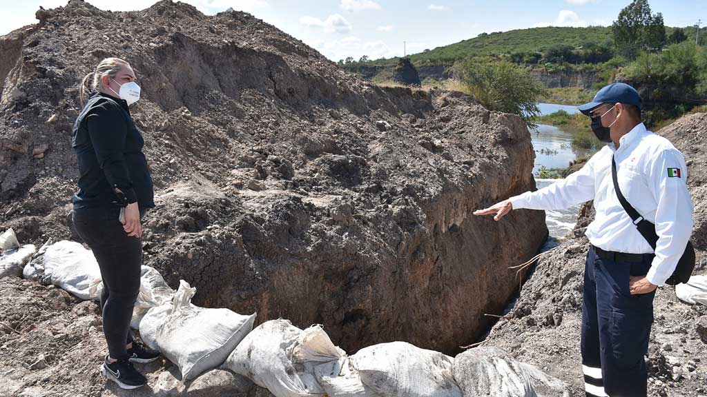 Rocío Cervantes supervisa apoyos a comunidades inundadas en Abasolo