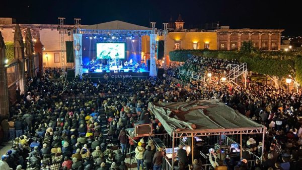 Es oficial: no podrás beber alcohol en la calle durante Cervantino 2021