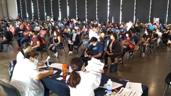 En el primer día, Irapuato aplica 55 mil vacunas anticovid a personas de 18 a 29 años