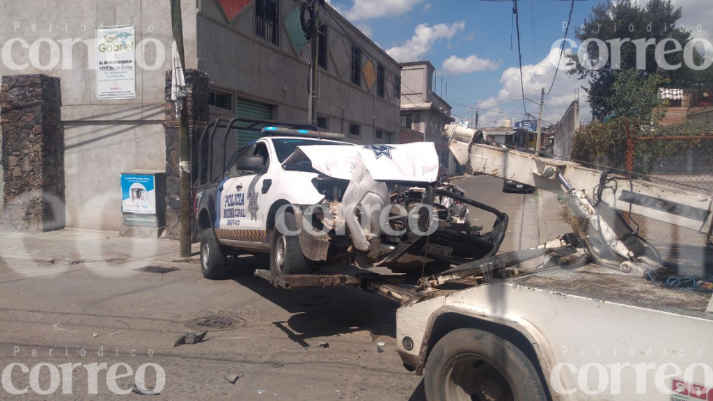 Irapuato: Patrulla choca contra camión cuando se dirigía a atender un reporte