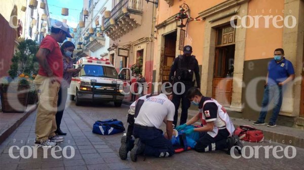 Guanajuato: Trabajador municipal resulta lesionado al caer de una altura de tres metros