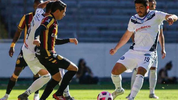 Celaya se impone con dos puntos por delante ante Leones Negros