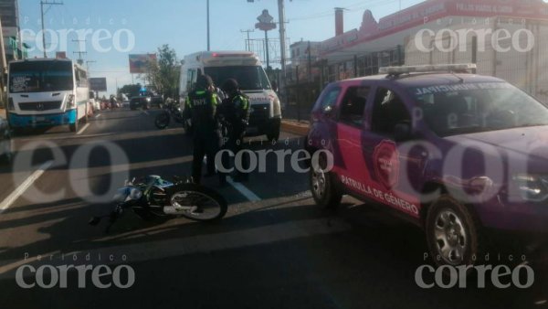 Motociclista choca con patrulla en Guanajuato capital y queda herido