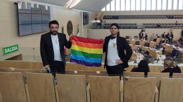 Agenda LGBT A.C piden al congreso legislar a favor de la comunidad y el matrimonio igualitario