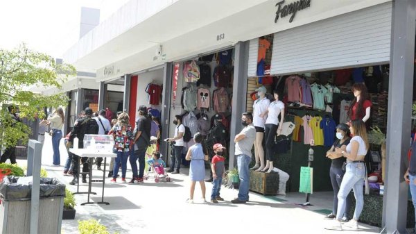 Buscan impulsar la Plaza Textil Metropolitana en Moroleón