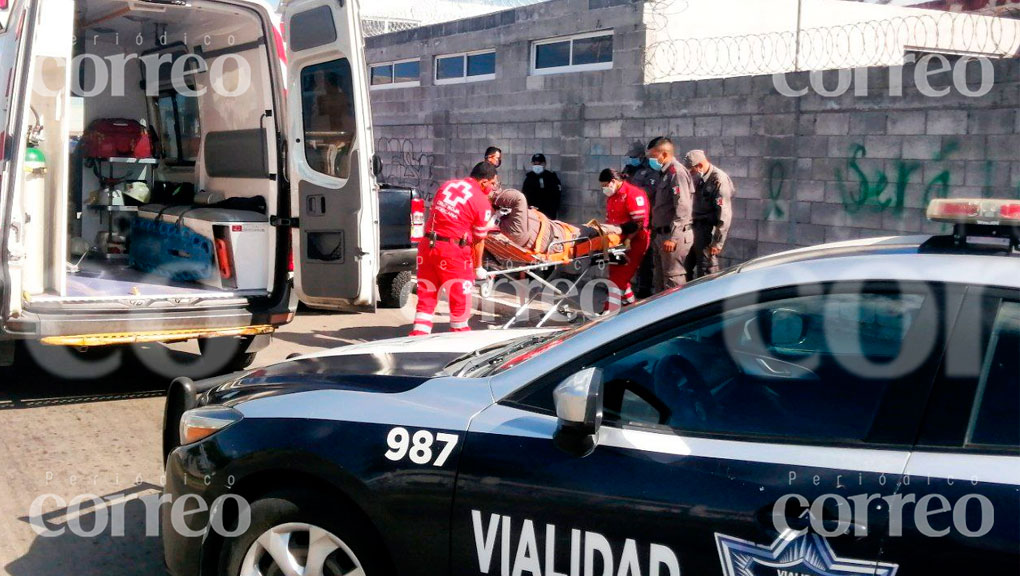 Elemento vial sale lesionado tras chocar patrulla en Salamanca