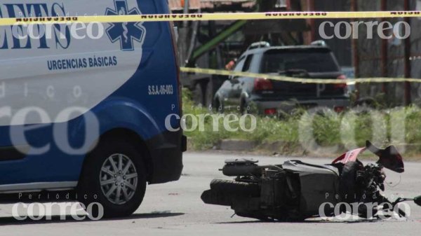 Muere menor tras ser impactada por un carro; viajaba en una moto con otra mujer