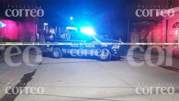 Ejecutan a hombre afuera de su casa en la colonia Jardines de Maravillas de León