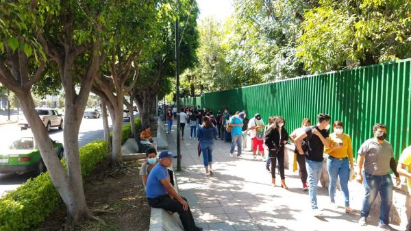 IMSS León aplica vacuna anticovid para personas de 18 a 29 años a ‘vuelta de rueda’