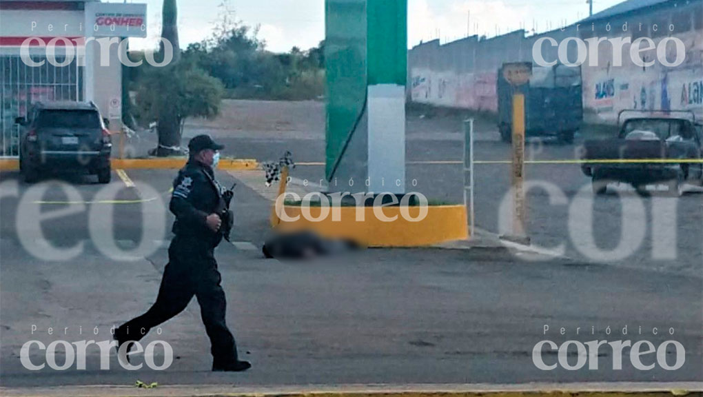 A balazos asesinan a hombre en estación de gasolina en Valle de Santiago