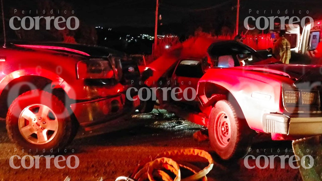 Fuerte choque en la libre Guanajuato-Silao deja una mujer muerta