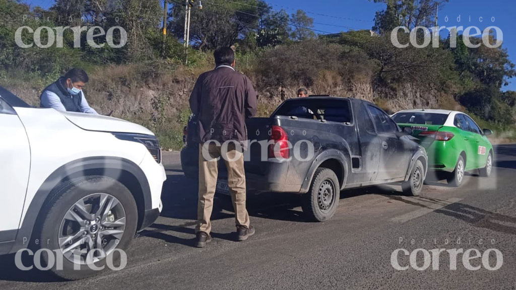 Choque por alcance en la libre Guanajuato-Silao deja sólo daños