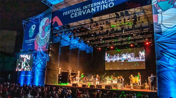 Con ritmo y alegría, se presenta la ‘Steel Band del Cobre’ en concierto del FIC en la Alhóndiga