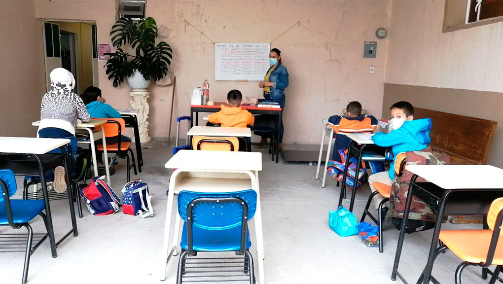 Celaya: Niños de La Cruz encuentran en iglesia un espacio para estudiar