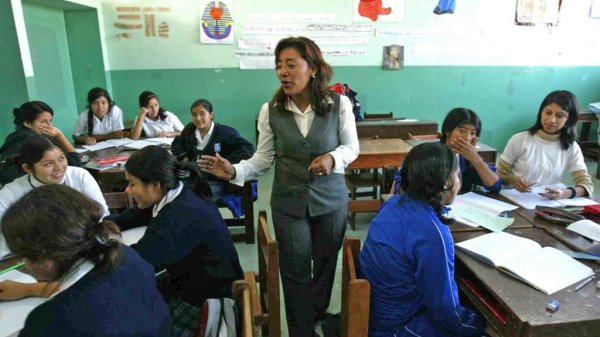 Faltan en Guanajuato hasta 300 maestros de física y tecnología para secundaria