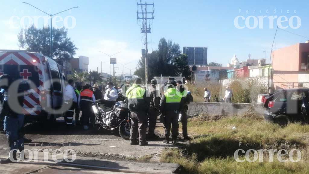 Salamanca: Conductor resulta lesionado al ser arrastrado por el tren; intentó ganarle el paso