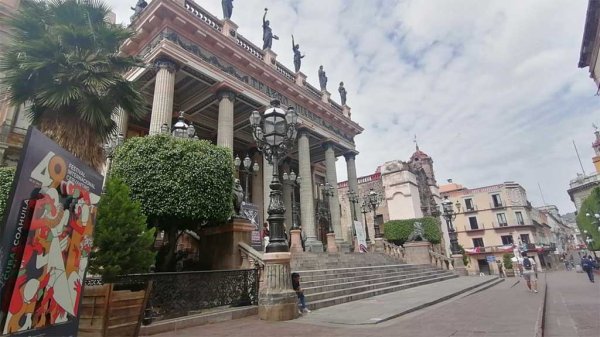 Preparan restauración del Teatro Juárez para la edición 50 del Festival Cervantino