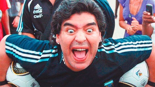 De la pobreza a la gloria y de ahí a la droga: relatan la vida de Maradona