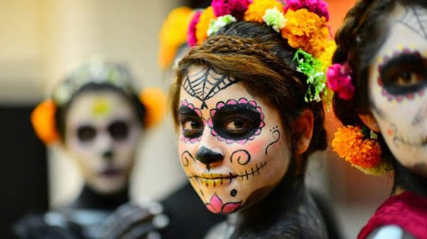 Apaseo el Grande invita a desfile de catrinas por Día de Muertos