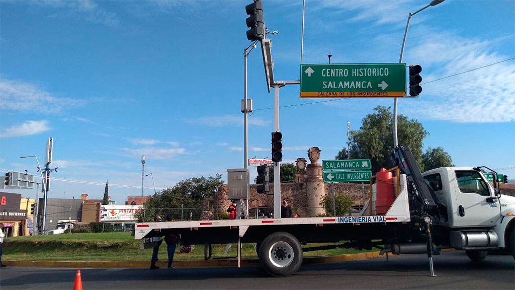 Retiran semáforos del Puente de Guadalupe en Irapuato