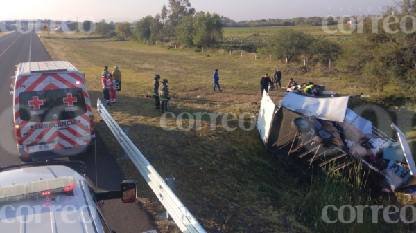 Accidente en la Salamanca-Morelia deja a dos hombres lesionados