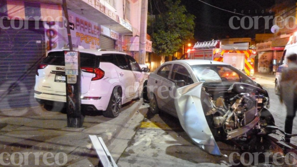 León: Choque en Valle de León deja a dos personas lesionadas