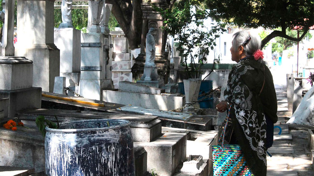 Queda Celaya sin Paseo de las Luminarias ni recorridos por Panteón Norte