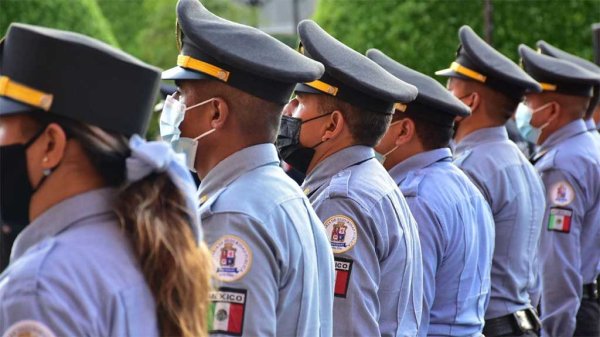 León: Planean comprar más armas para elementos de la Policía Vial