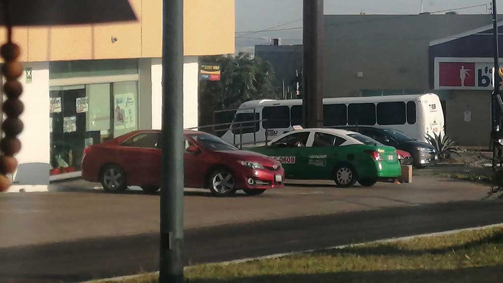 Rechazan taxistas libertad a ‘ubers’ para trabajar en Guanajuato; urgen regularización