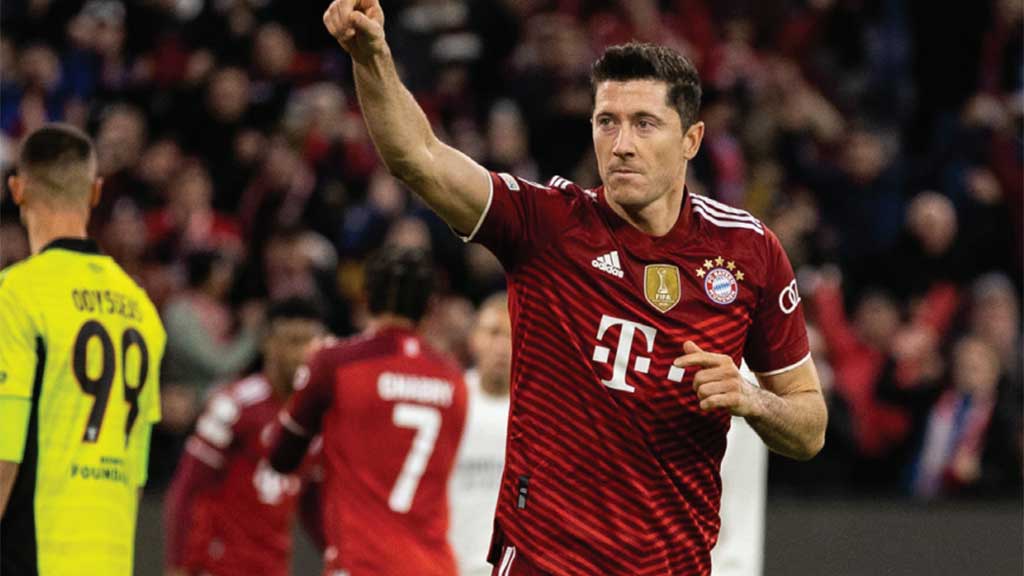 Lewandowski lleva a Bayern a octavos de final tras vencer a Benfica