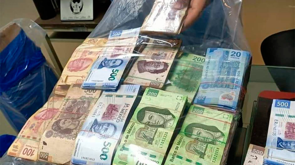 Cargaban casi un millón de pesos cuando los detuvieron en Celaya