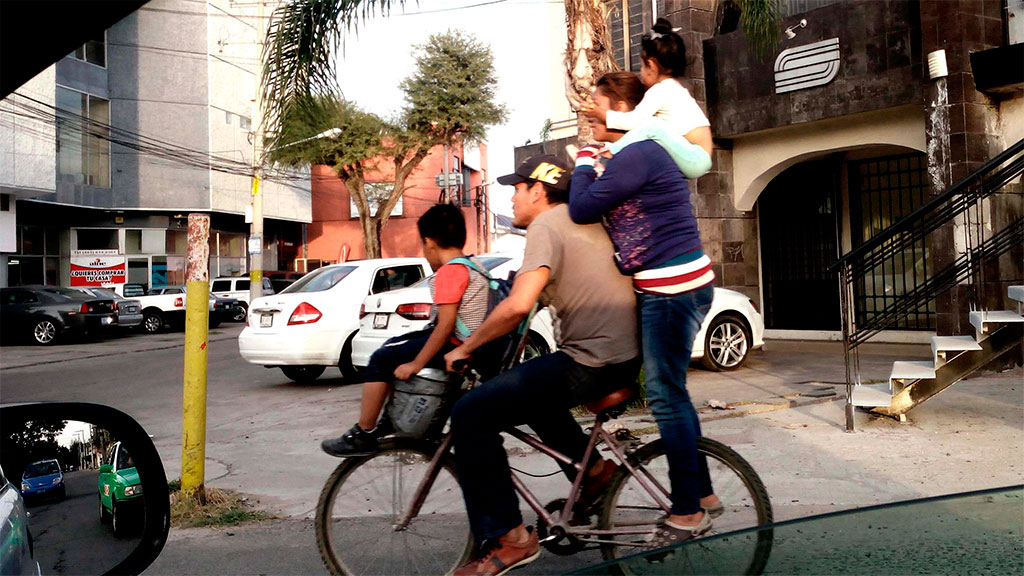 Infractores aprovechan ausencia de tránsitos en calles de Celaya