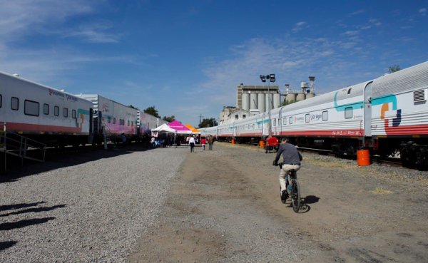 Llega Doctor Vagón a Guanajuato; comienza en León con 500 personas