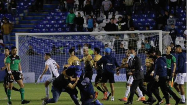 Turnan a la Comisión Disciplinaria pelea en el Estadio Miguel Alemán Valdés de Celaya