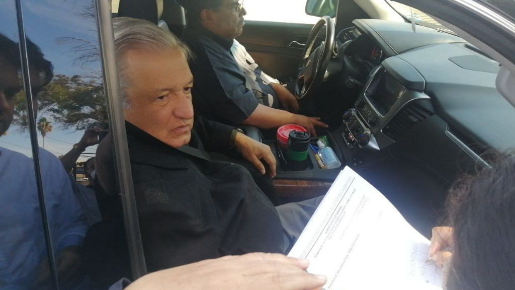 Estamos rescatando a Pemex, afirma AMLO en visita a Riama en Salamanca