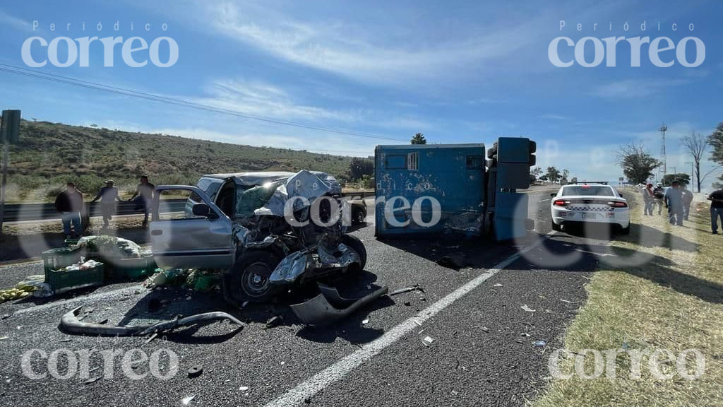 Choque en la Irapuato-Abasolo deja dos lesionados y múltiples daños materiales