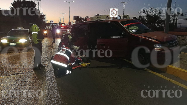 Guanajuato: Choque en el Euquerio Guerrero deja dos mujeres lesionadas