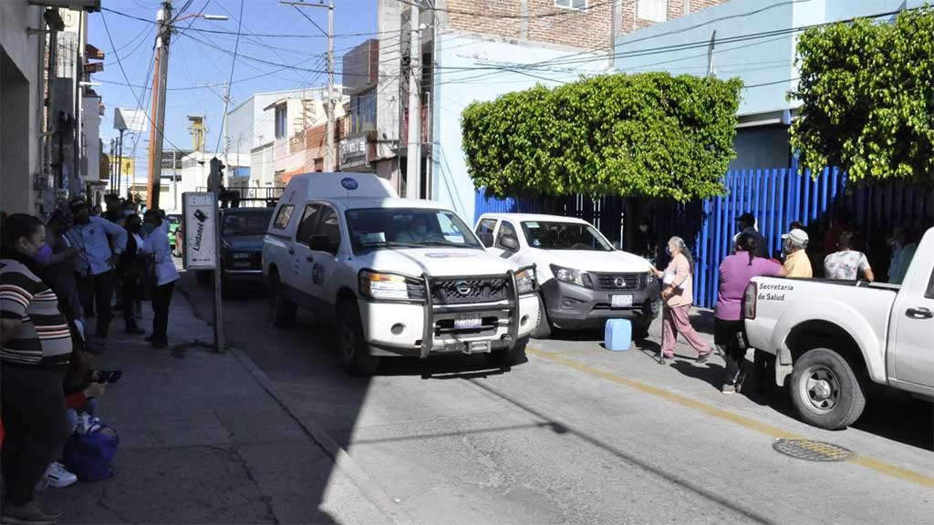 Cierran de emergencia CAISES en Valle de Santiago tras caso sospechoso de dengue