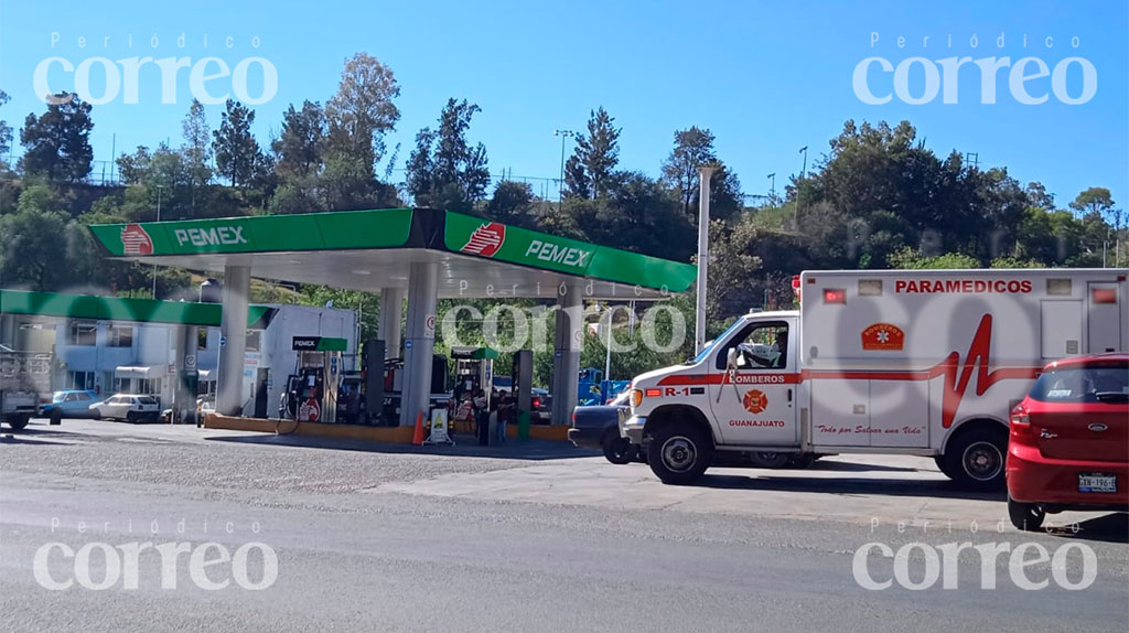 Guías turísticos dan golpiza a empleado de gasolinería en Guanajuato