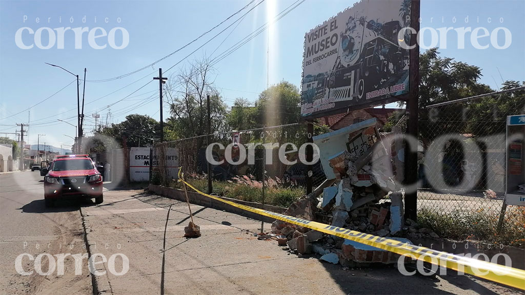 Choque destruye imagen religiosa en Acámbaro; abejas invaden el lugar