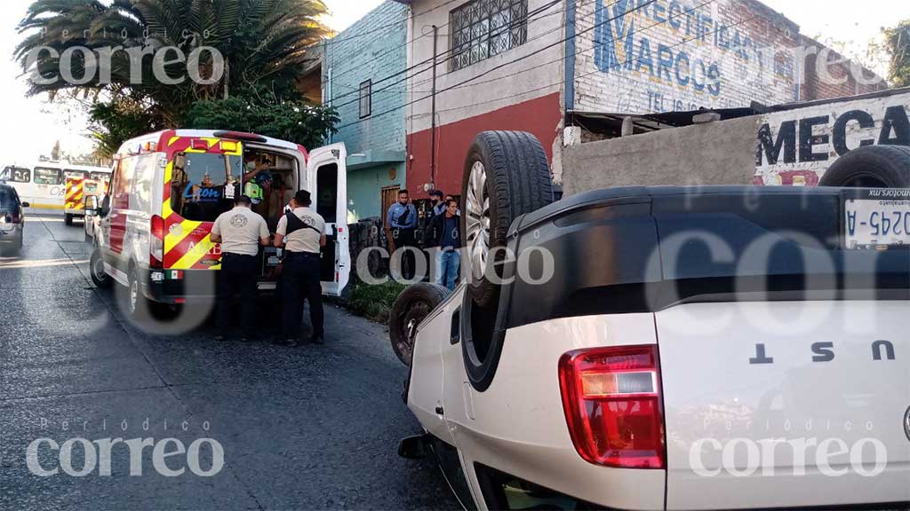 Volcadura deja un lesionado en la colonia Industrial de León