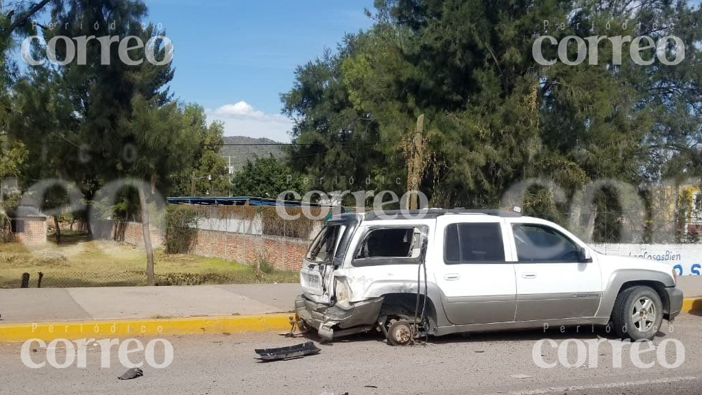 Choque en Pénjamo deja 10 lesionados y pérdidas materiales