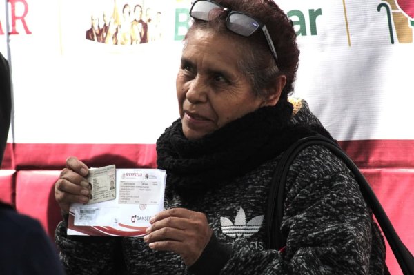 Atención adultos mayores: inicia entrega de tarjeta de pensión en Guanajuato