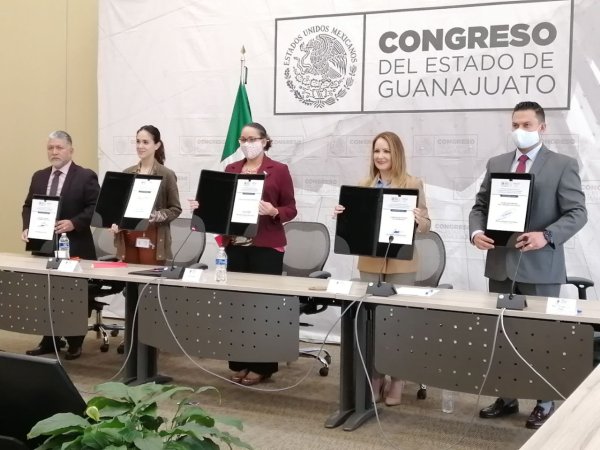 Congreso de Guanajuato firma convenio por un parlamento abierto