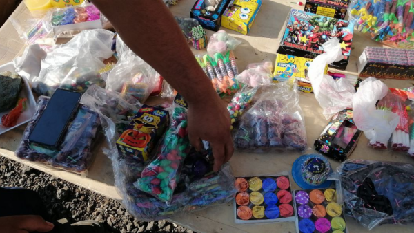 En tianguis de San Luis de la Paz venden pirotecnia pese a estar prohibido