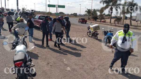 Irapuato: Conductor arrolla a repartidor, intenta escapar y atropella a dos más