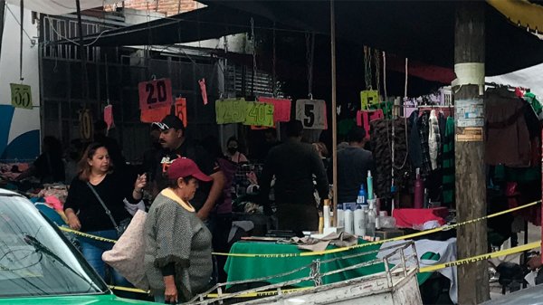 Ganancias o mercancía: se ‘la juegan’ en tianguis de León ante operativos SAT